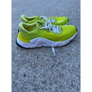 Woman’s Sorel sneakers size 11